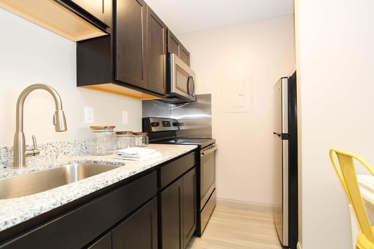 Lexington Apartment: 2750 Gribbin Drive
