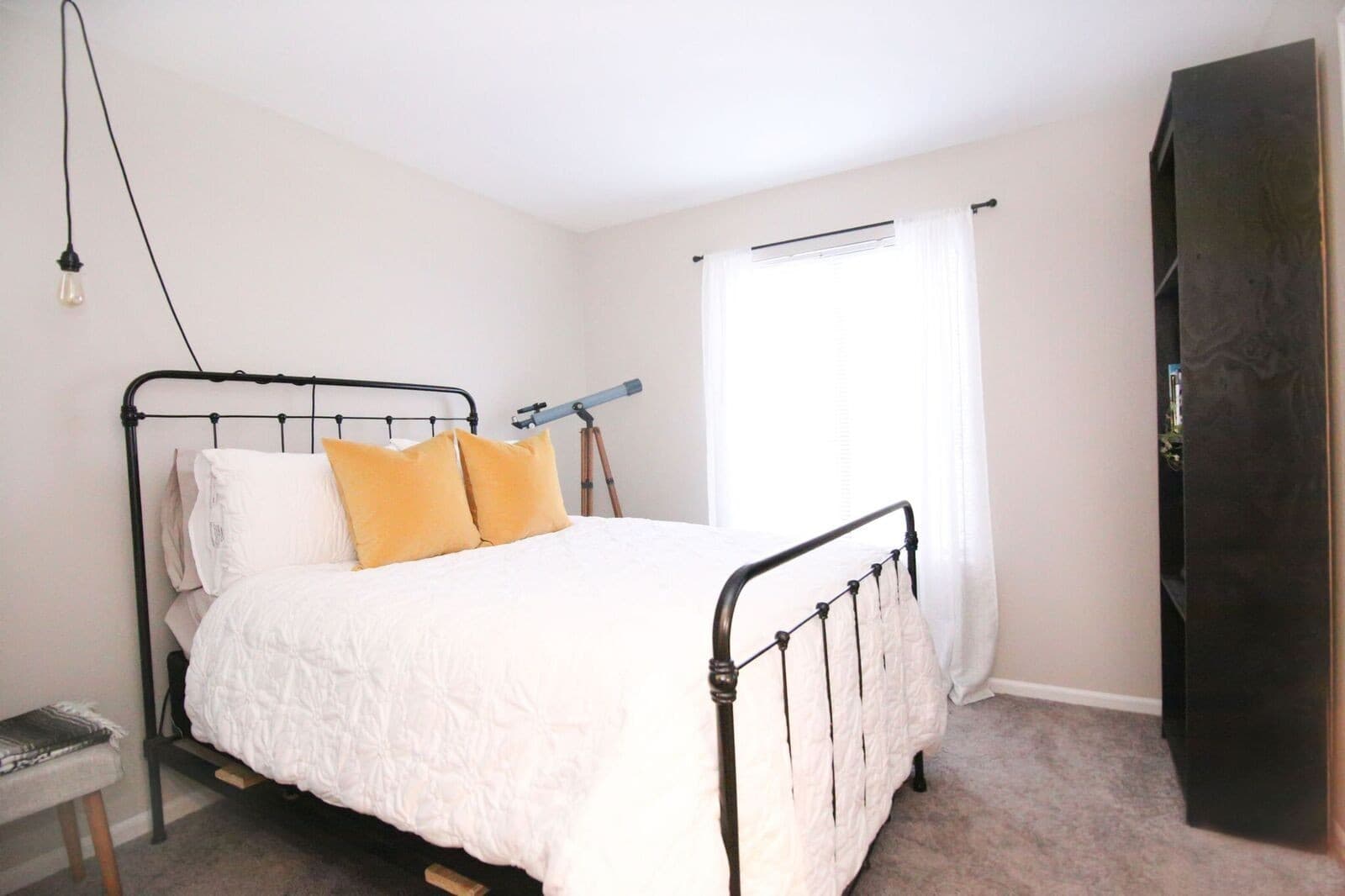 Lexington Apartment: 129 Transcript Avenue #2