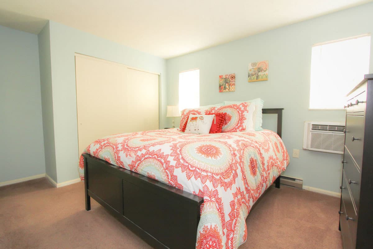 Lexington Apartment: 129 Transcript Avenue #2