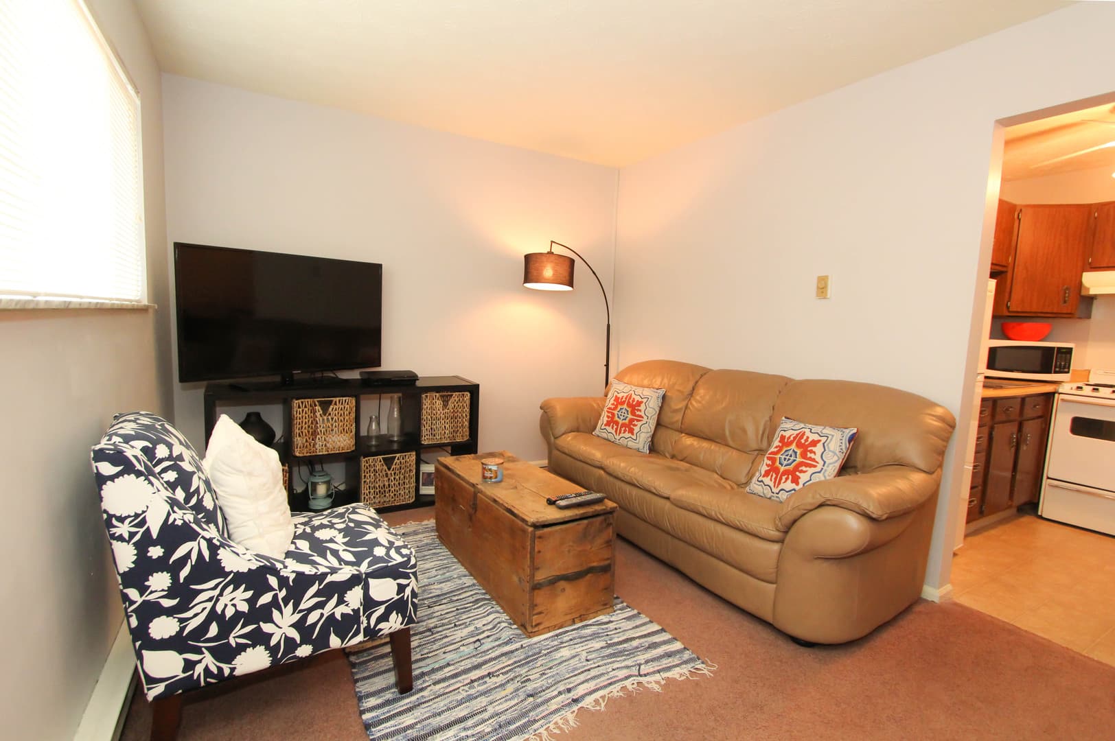 Lexington Apartment: 129 Transcript Avenue #2