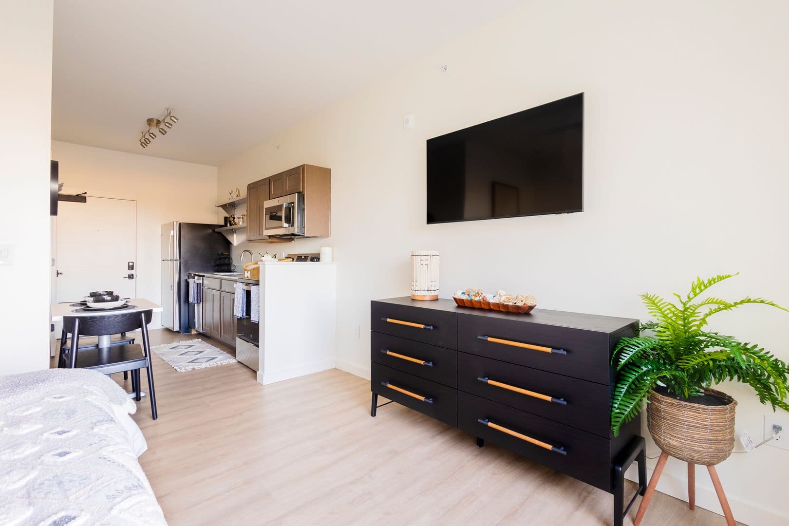 Lexington Apartment: 340 Legion Drive