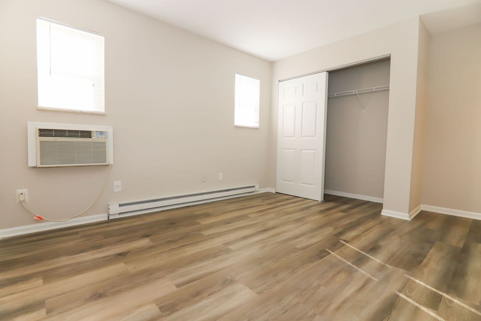 Lexington Apartment: 129 Transcript Avenue #2
