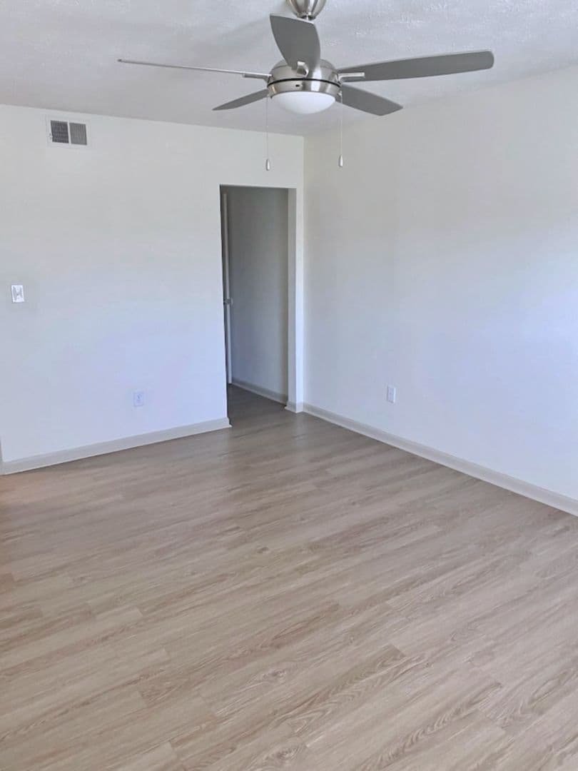 Lexington Apartment: 3351 Cove Lake Drive