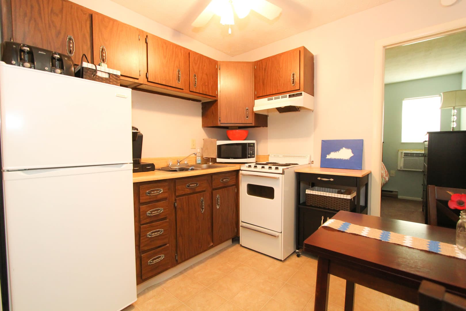 Lexington Apartment: 129 Transcript Avenue #2