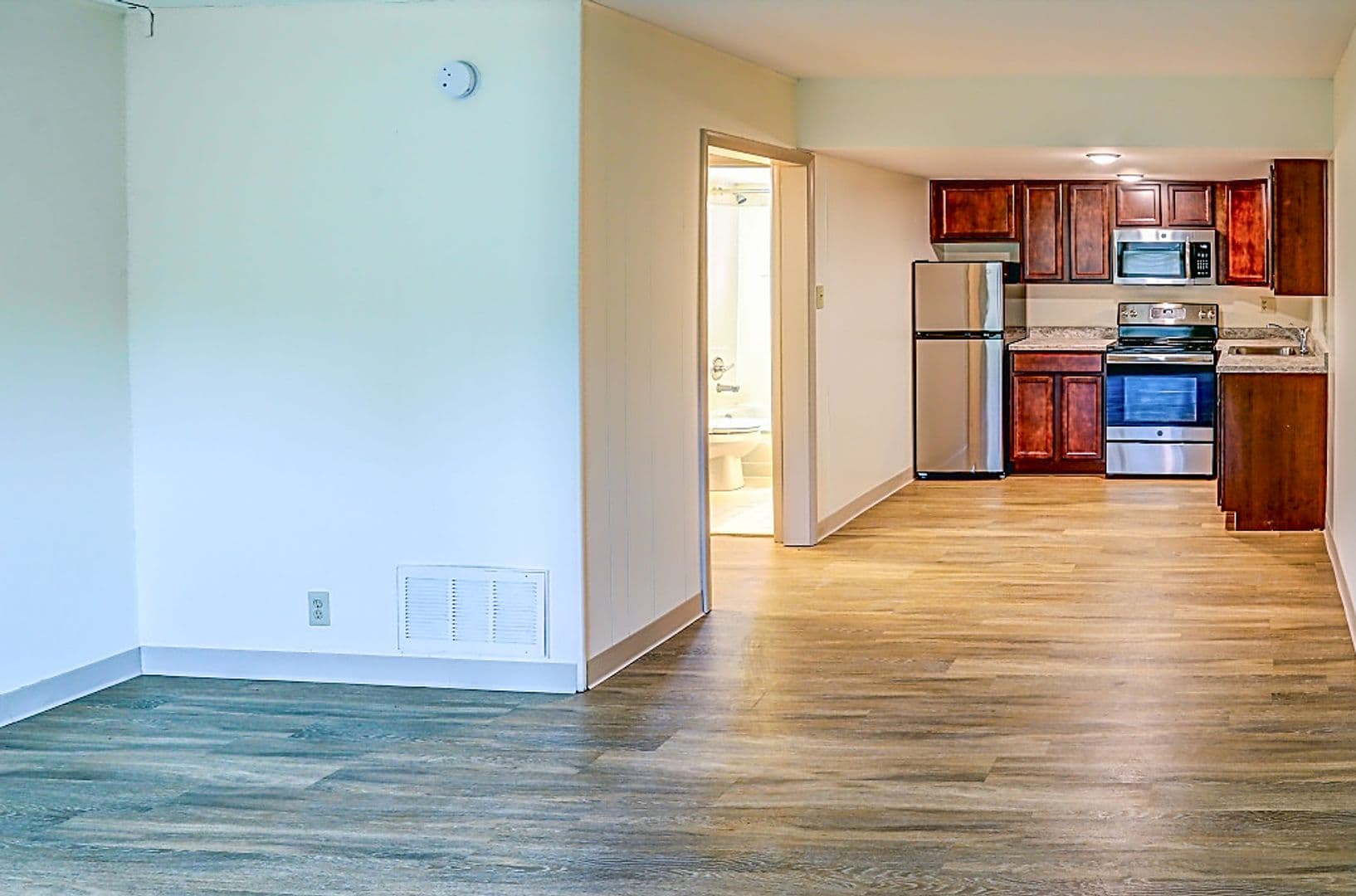 Lexington Apartment: 1435 Nicholasville Road