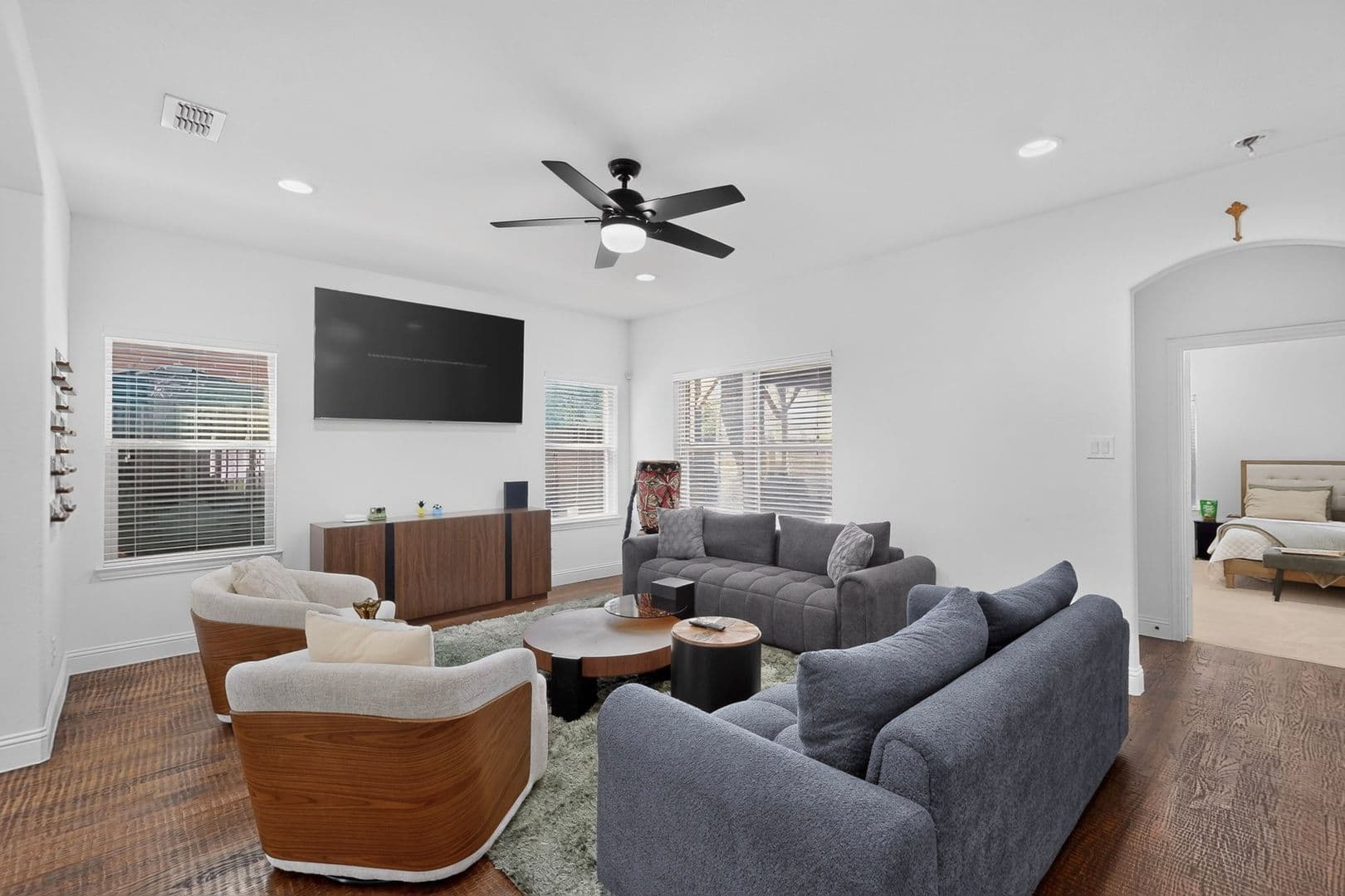 Rowlett House: 6606 Windward View Drive