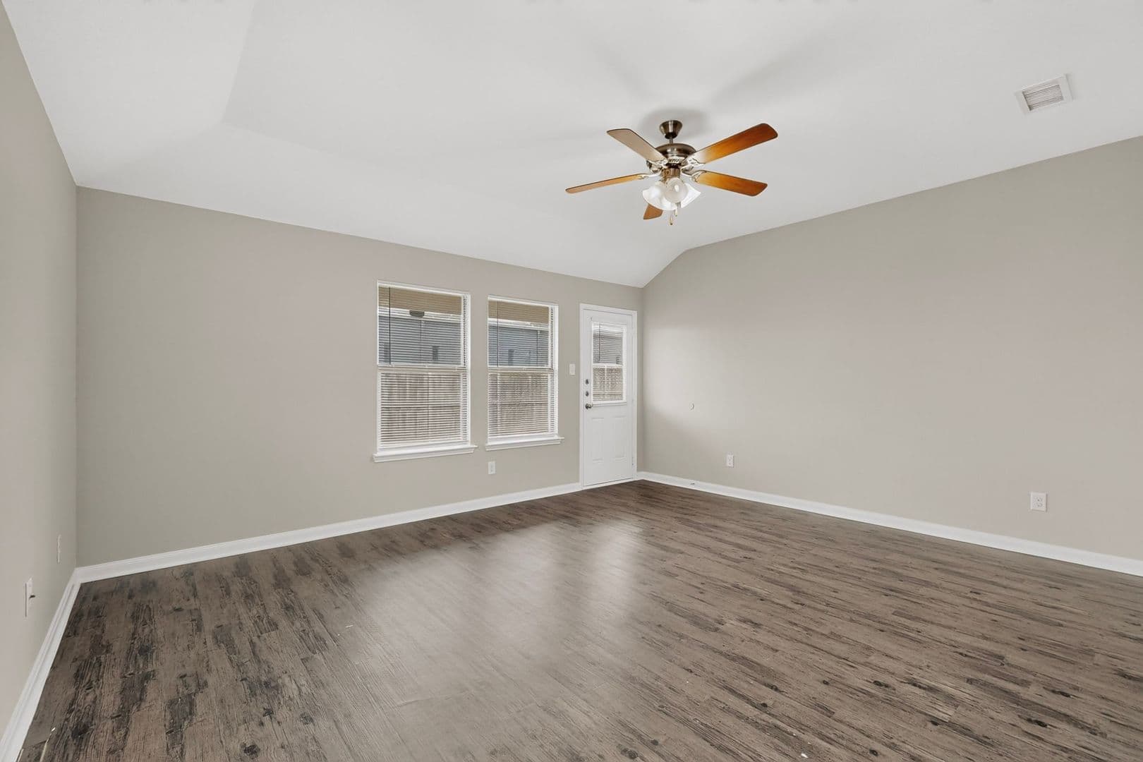 Dallas House: 2939 Saint Bernard