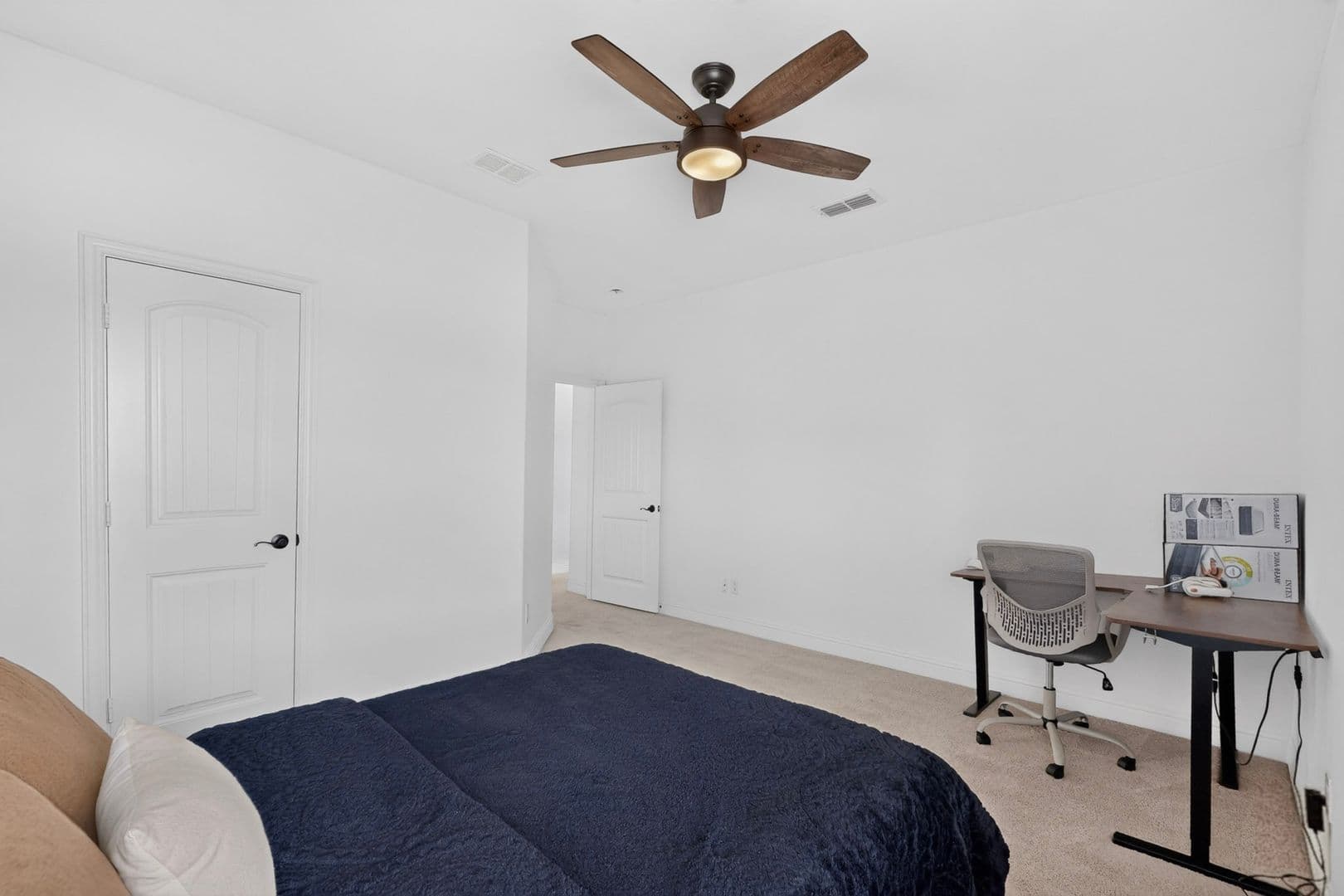 Rowlett House: 6606 Windward View Drive