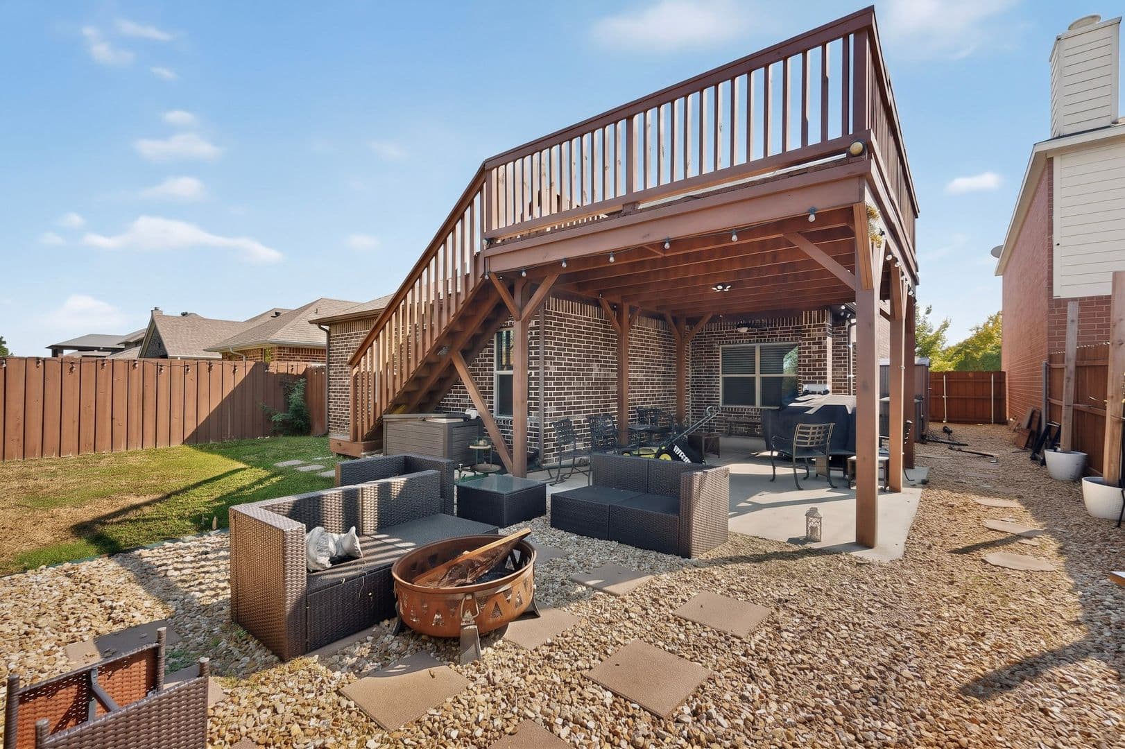 Rowlett House: 6606 Windward View Drive