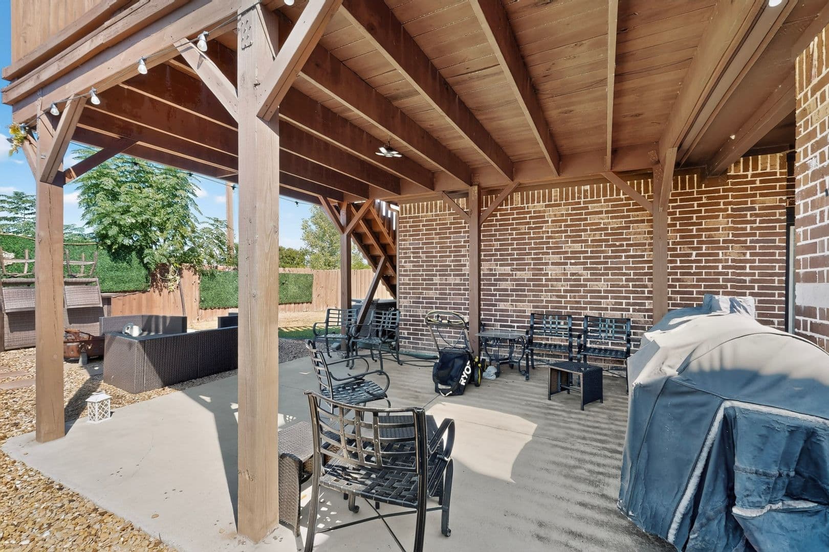 Rowlett House: 6606 Windward View Drive
