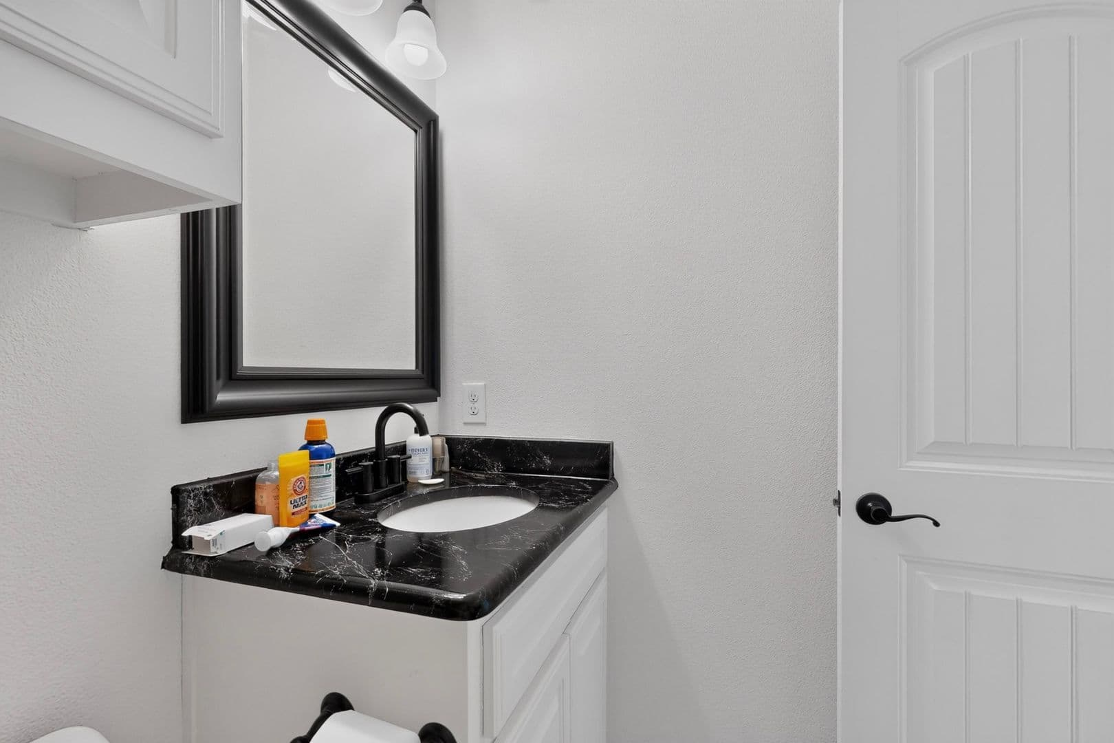 Rowlett House: 6606 Windward View Drive