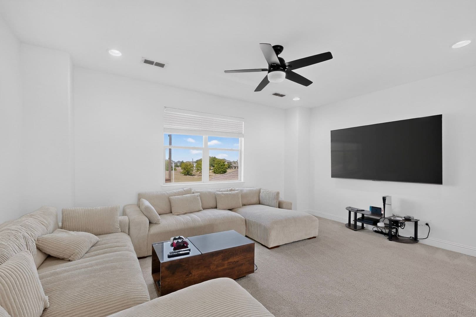Rowlett House: 6606 Windward View Drive