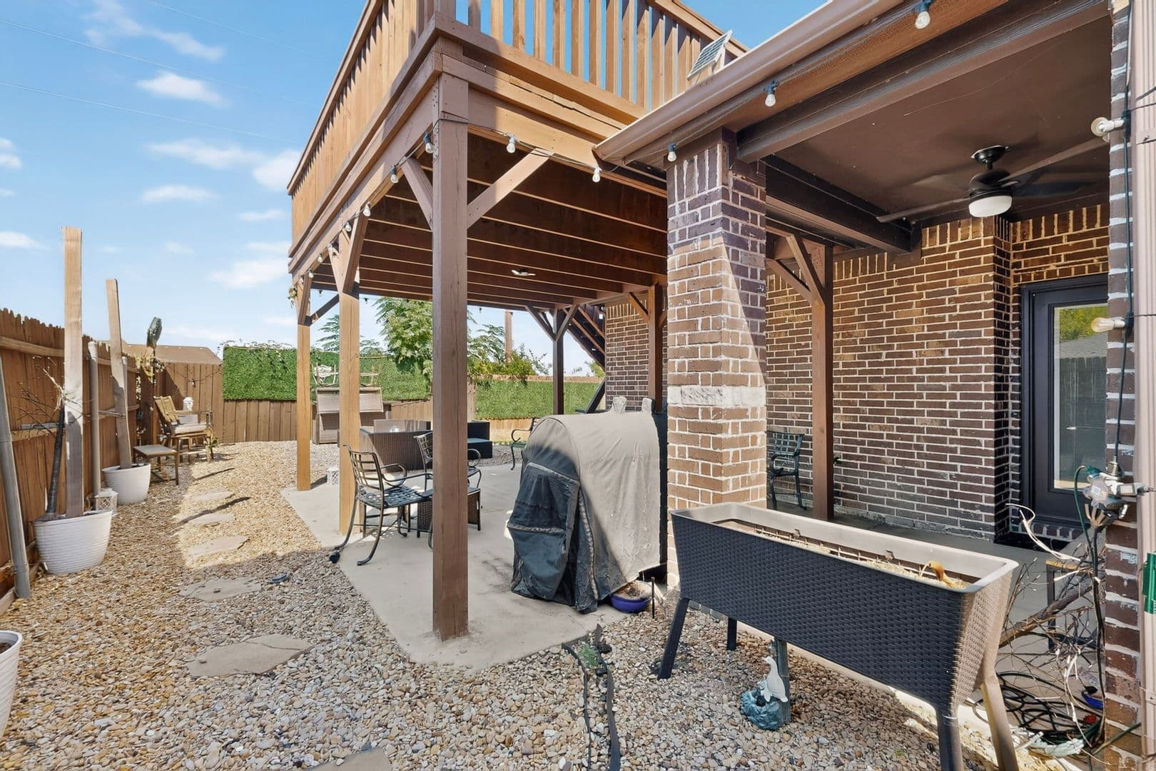 Rowlett House: 6606 Windward View Drive