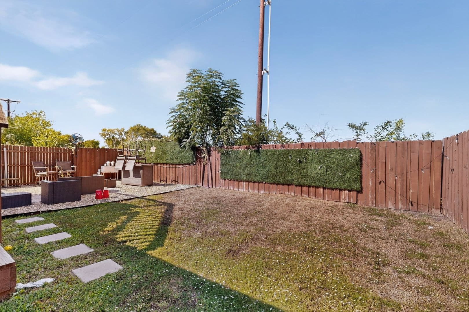 Rowlett House: 6606 Windward View Drive