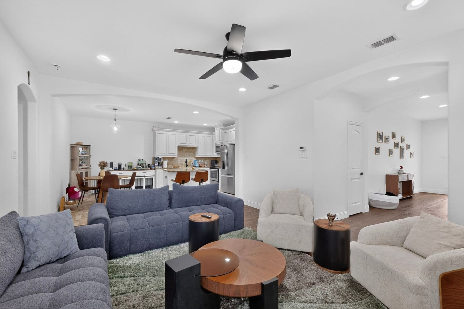 Rowlett House: 6606 Windward View Drive