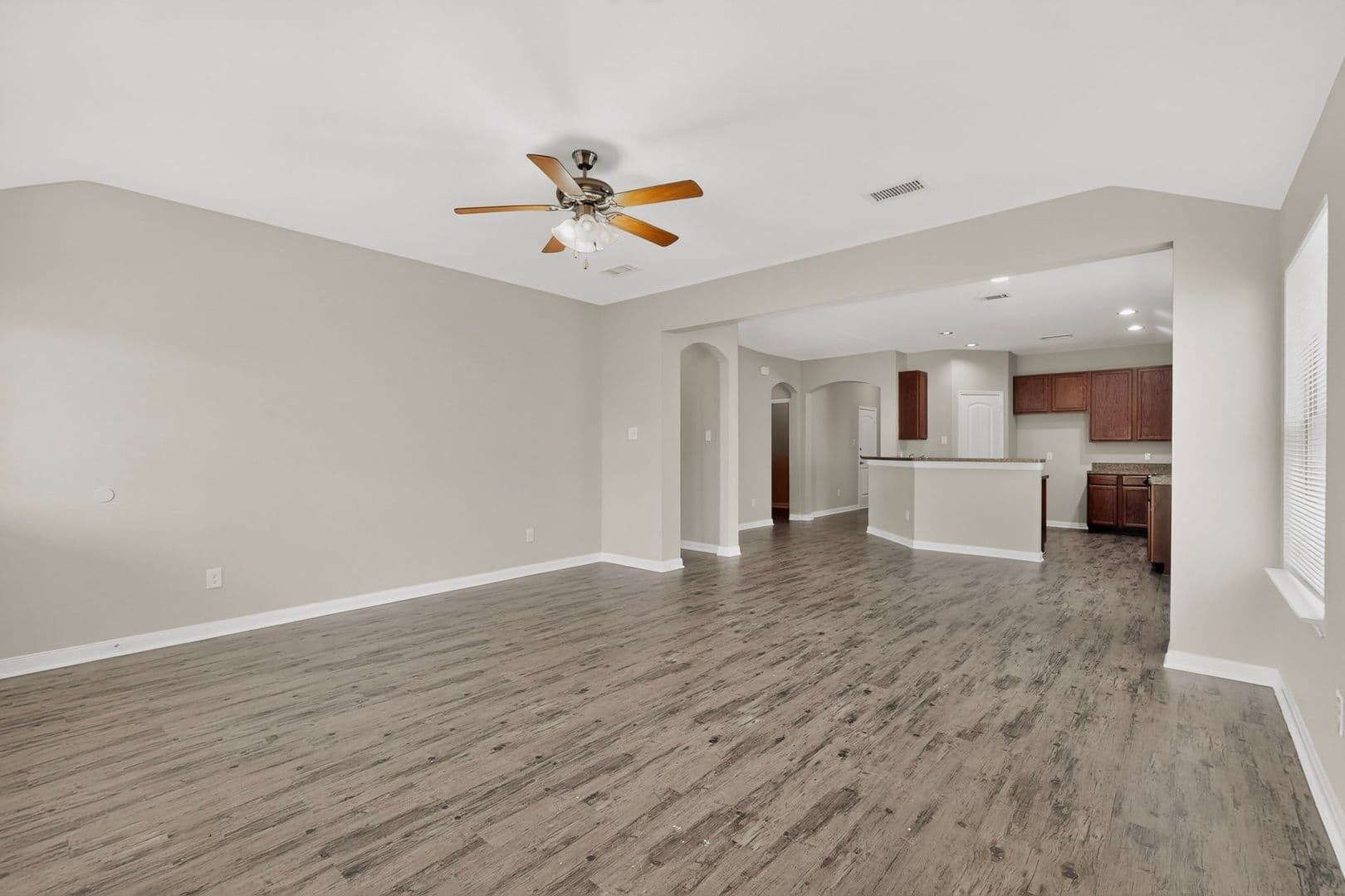 Dallas House: 2939 Saint Bernard