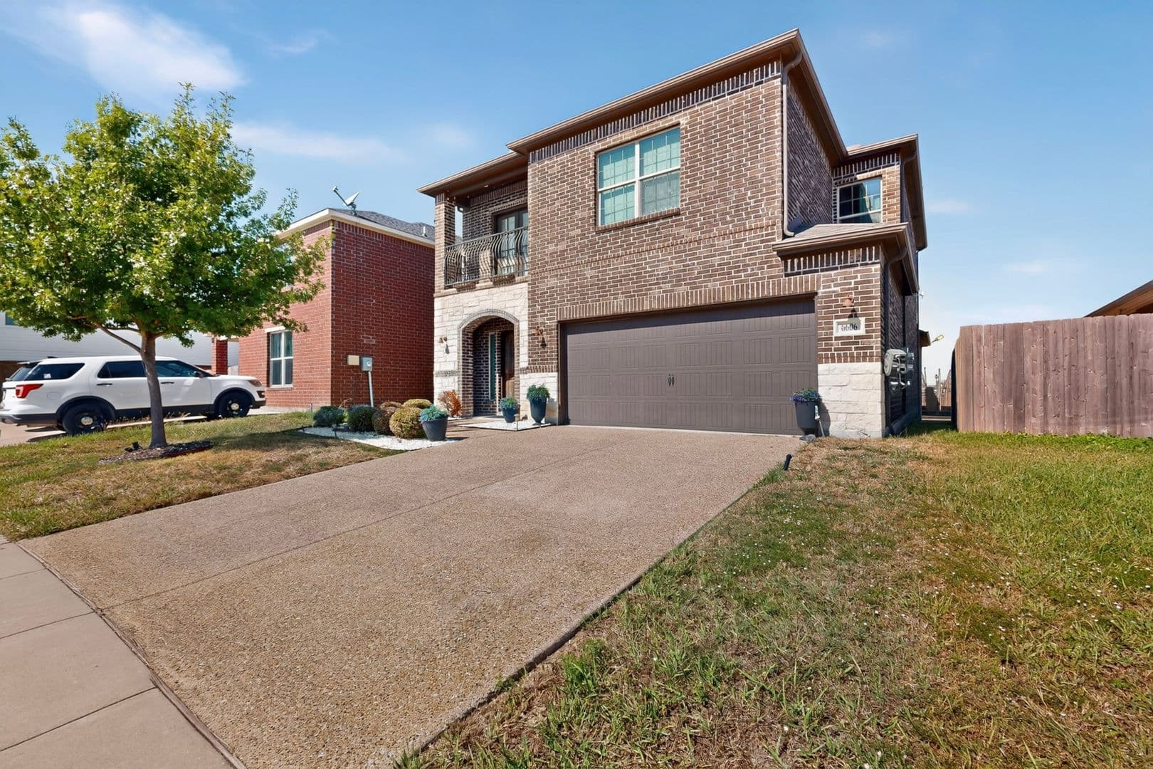 Rowlett House: 6606 Windward View Drive