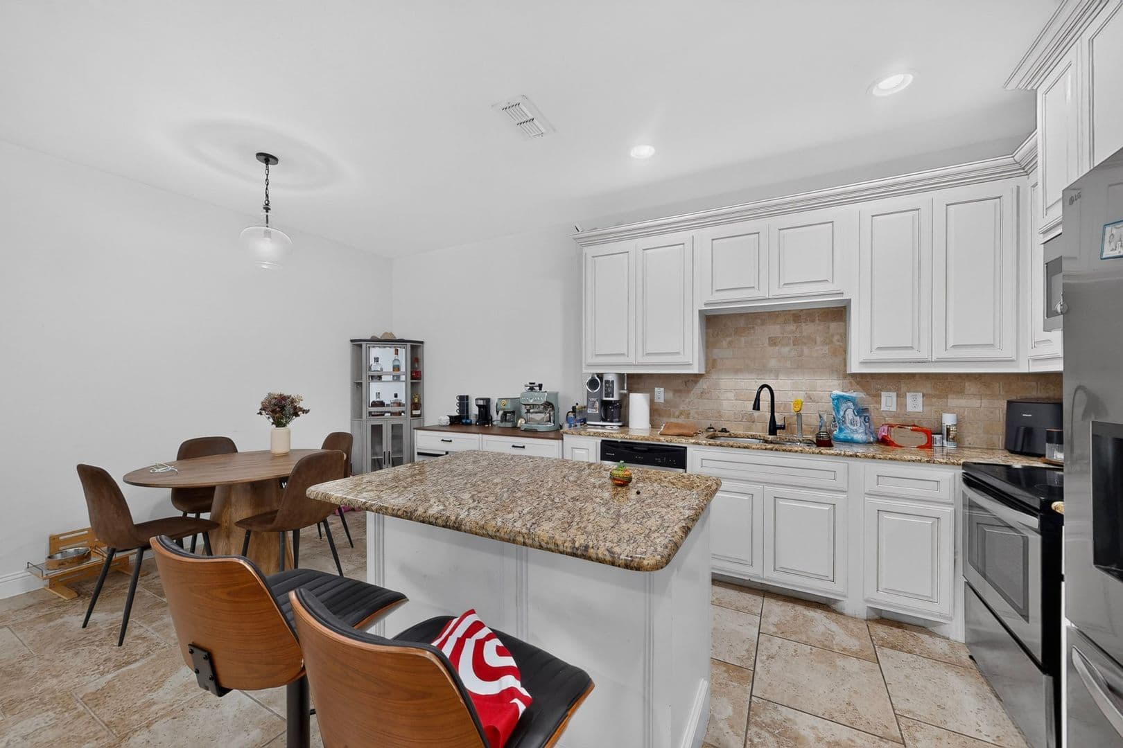 Rowlett House: 6606 Windward View Drive