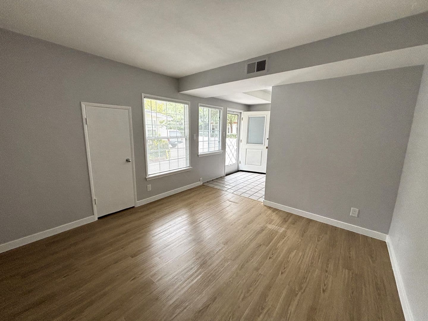 North Hollywood Apartment: 10814-10818 Blix St