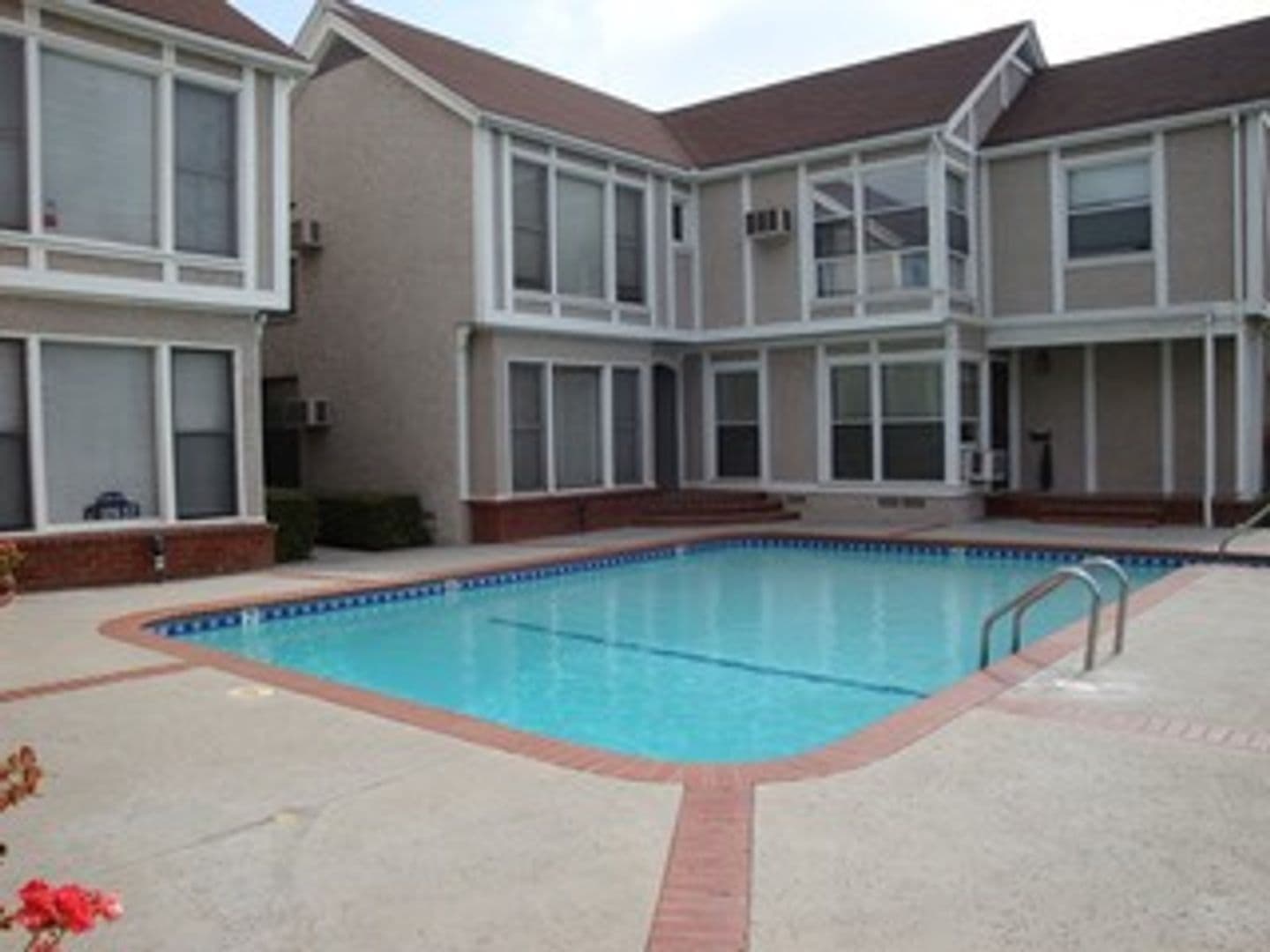 Studio City Apartment: 11753 Moorpark Street