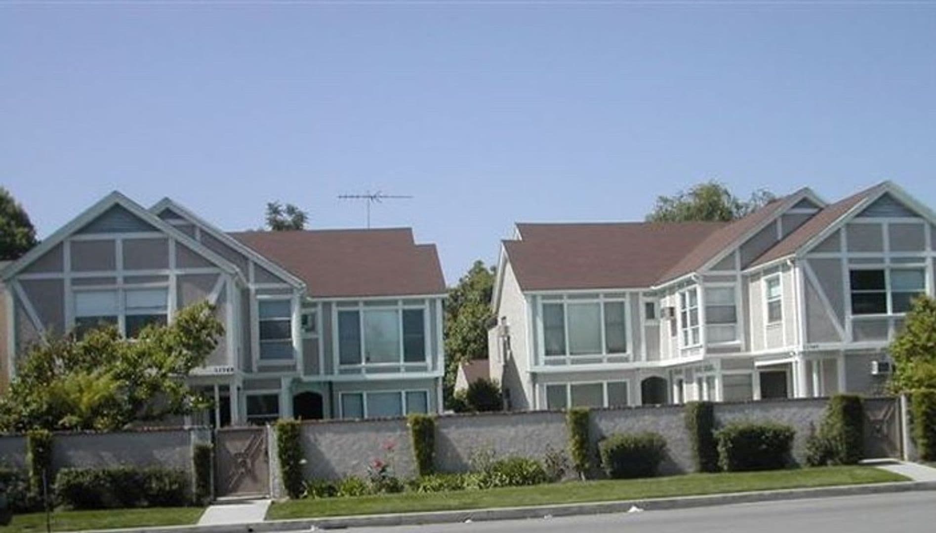 Studio City Apartment: 11753 Moorpark Street