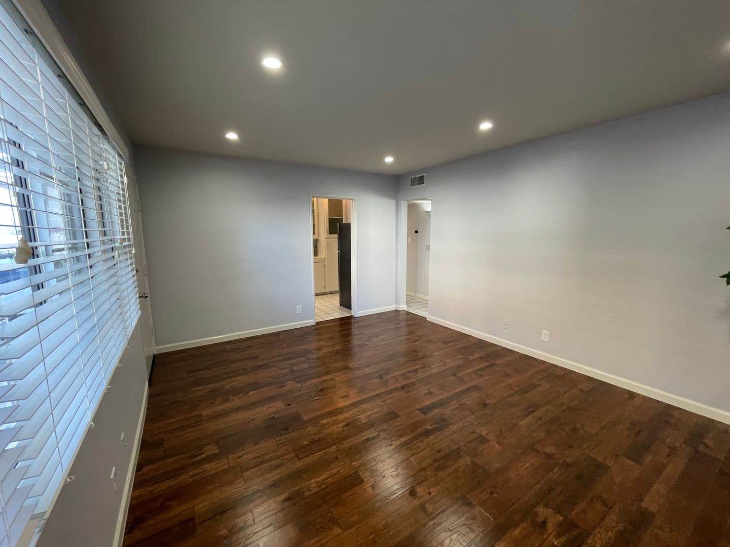 North Hollywood Apartment: 10814-10818 Blix St