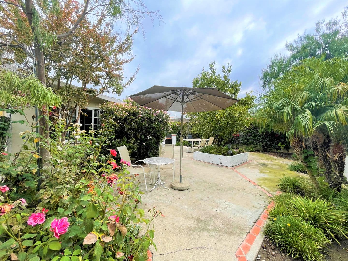 North Hollywood Apartment: 10814-10818 Blix St