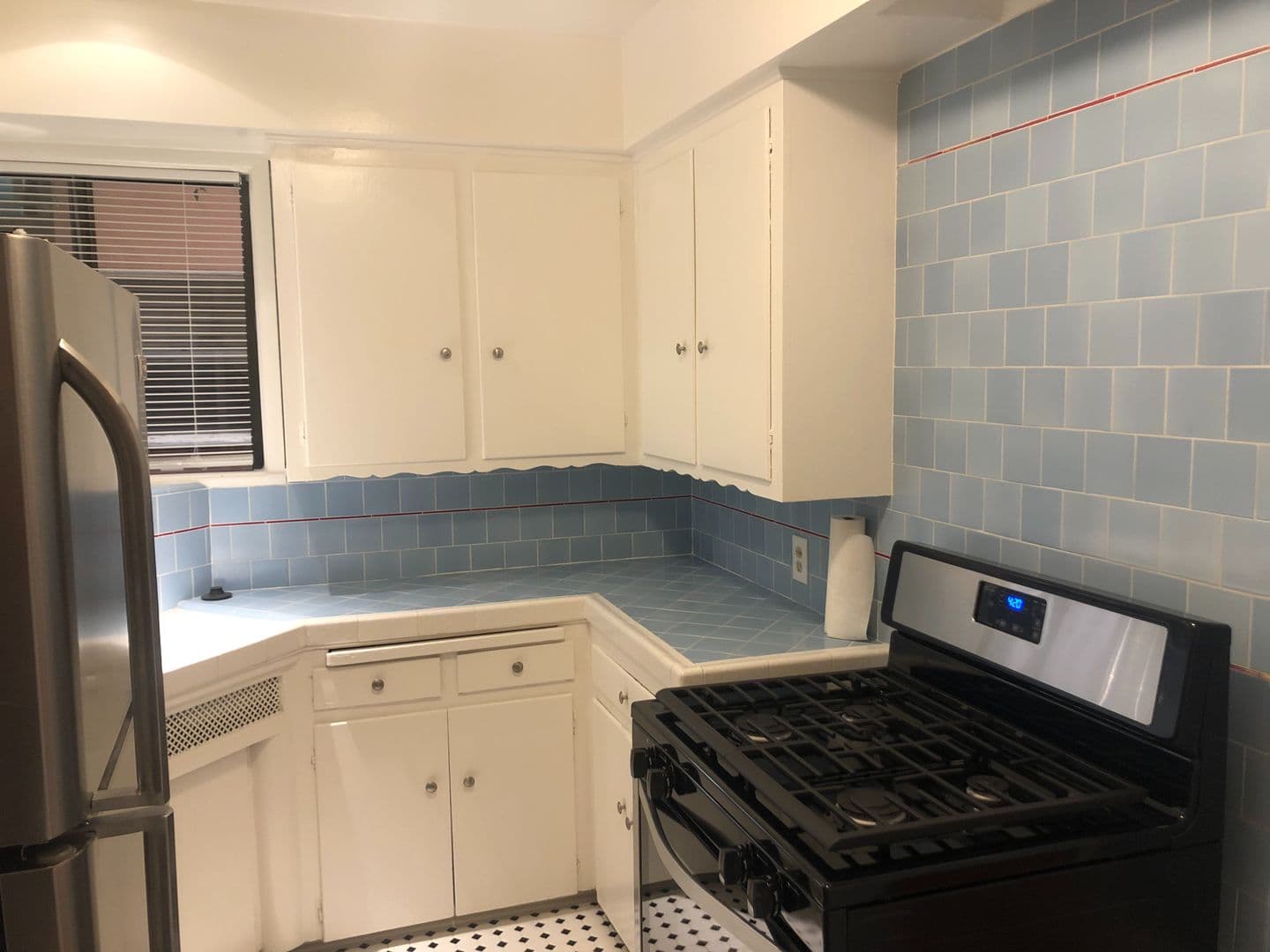 Studio City Apartment: 11753 Moorpark Street
