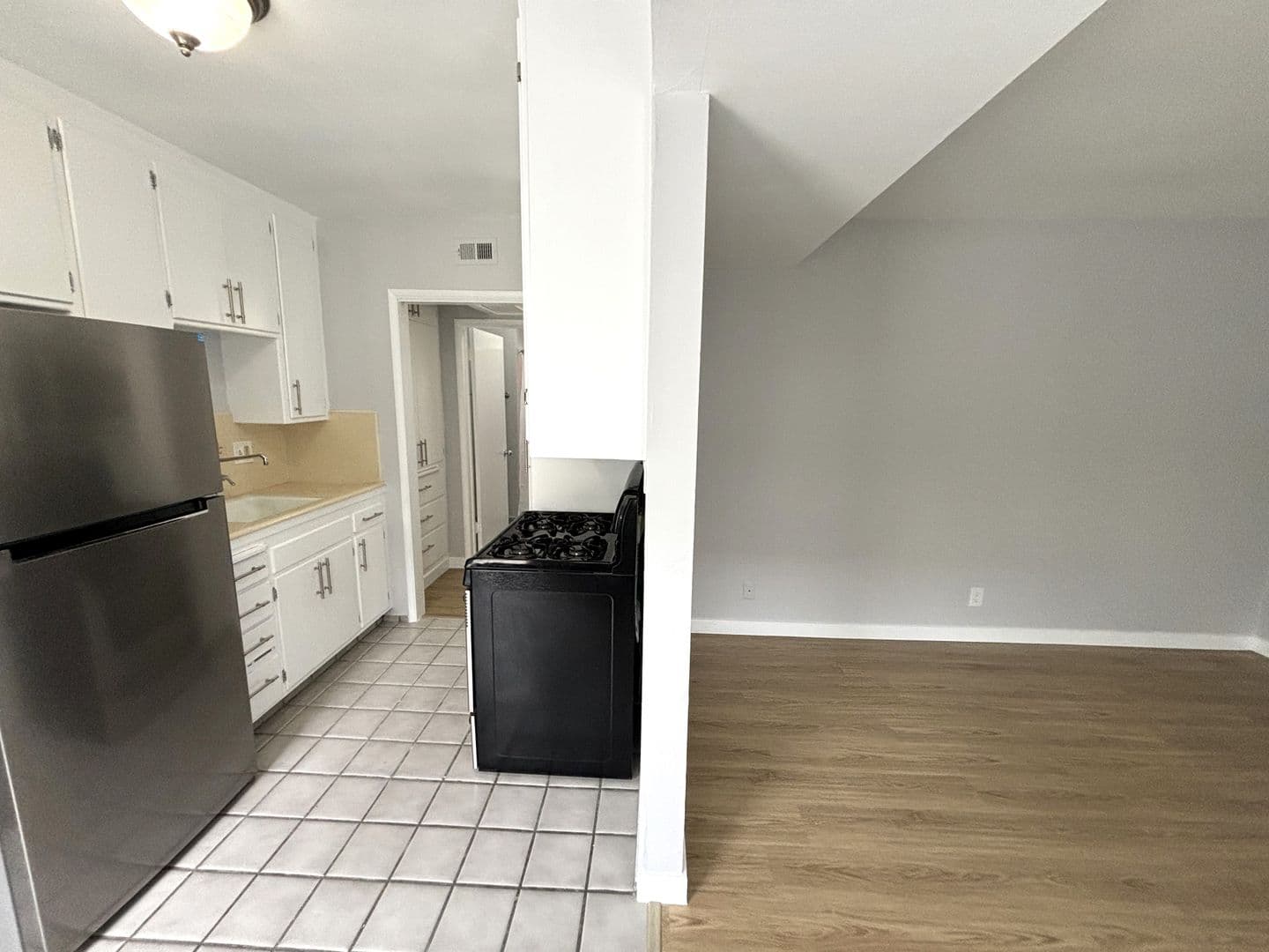 North Hollywood Apartment: 10814-10818 Blix St