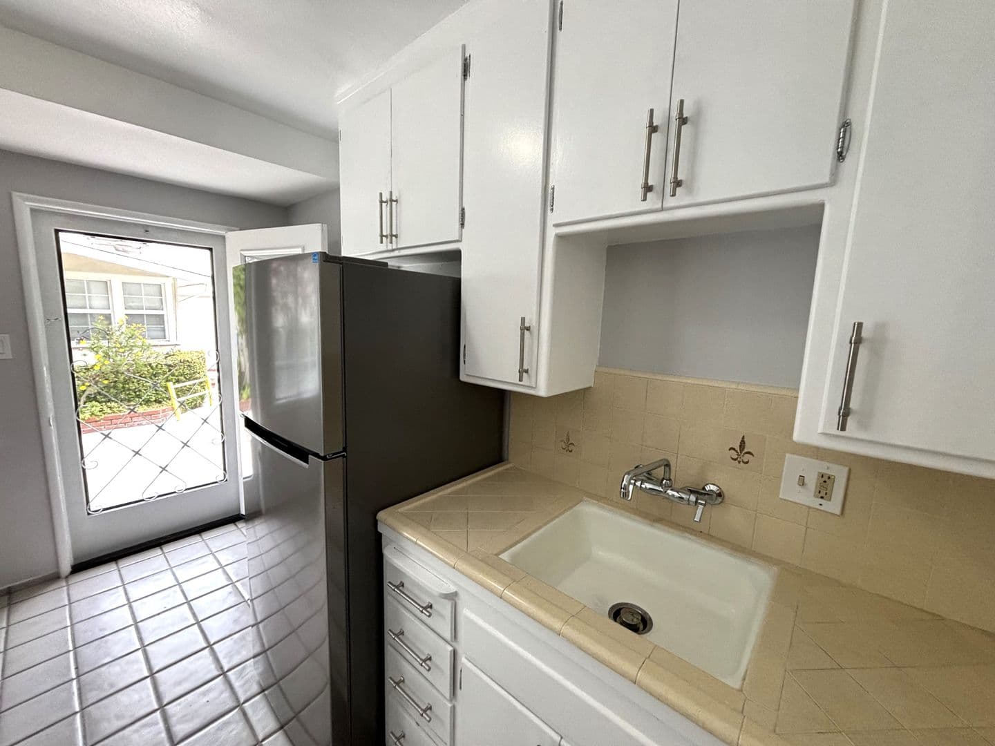 North Hollywood Apartment: 10814-10818 Blix St