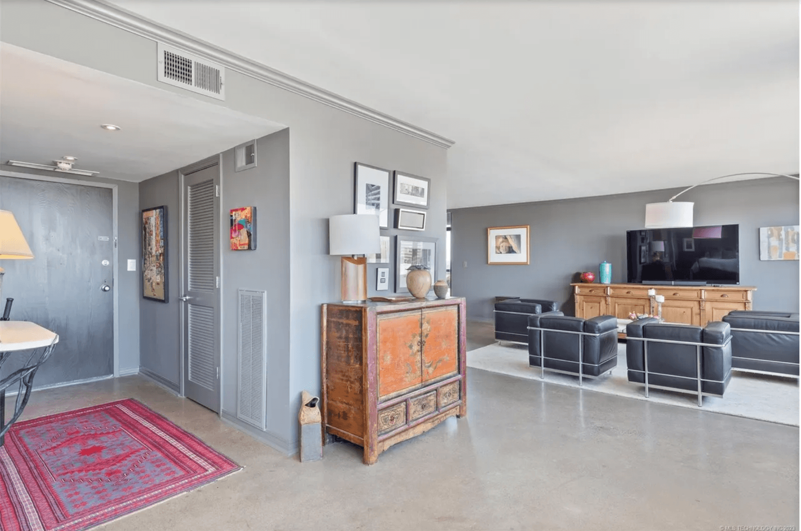 Tulsa House: 410 W 7th St