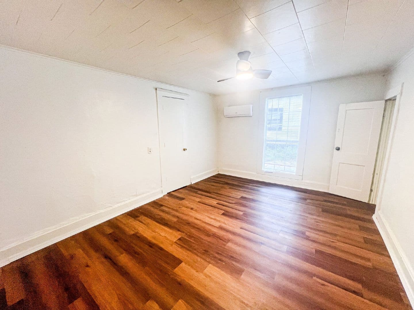 Cleveland House: 307 S Rosehill Ave