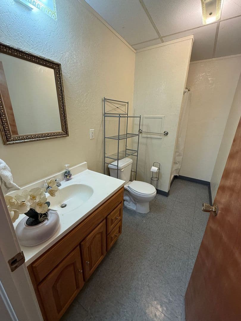 Drumright Apartment: 603 S Creek Ave