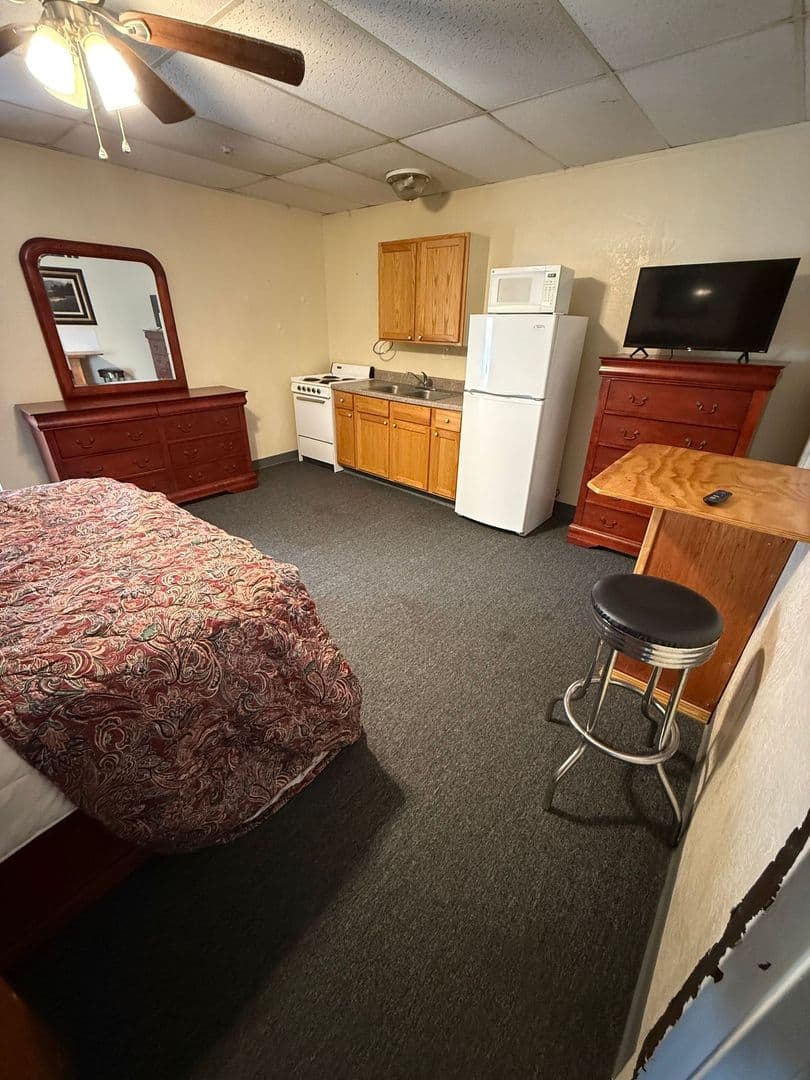 Drumright Apartment: 603 S Creek Ave