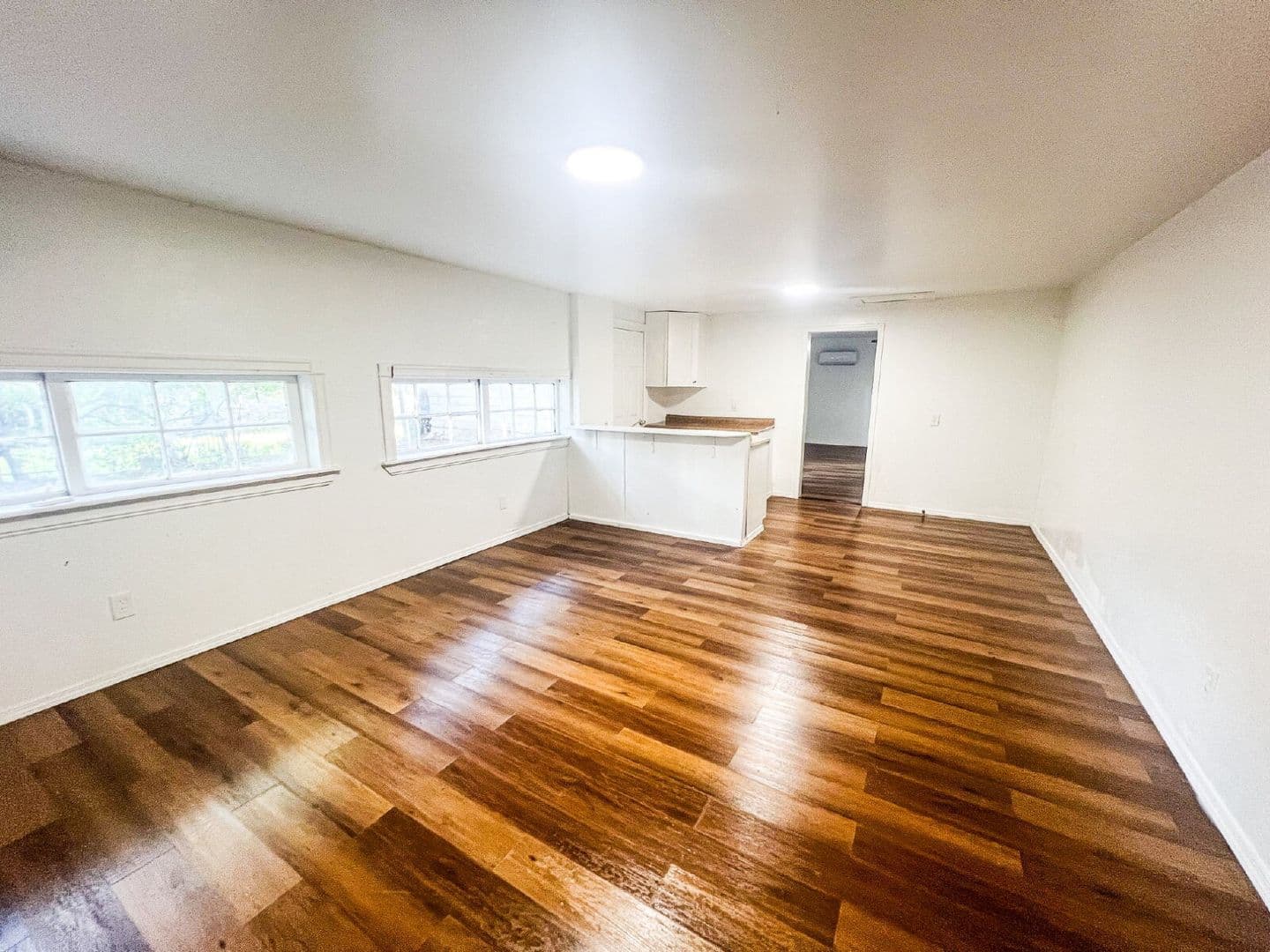 Cleveland House: 307 S Rosehill Ave