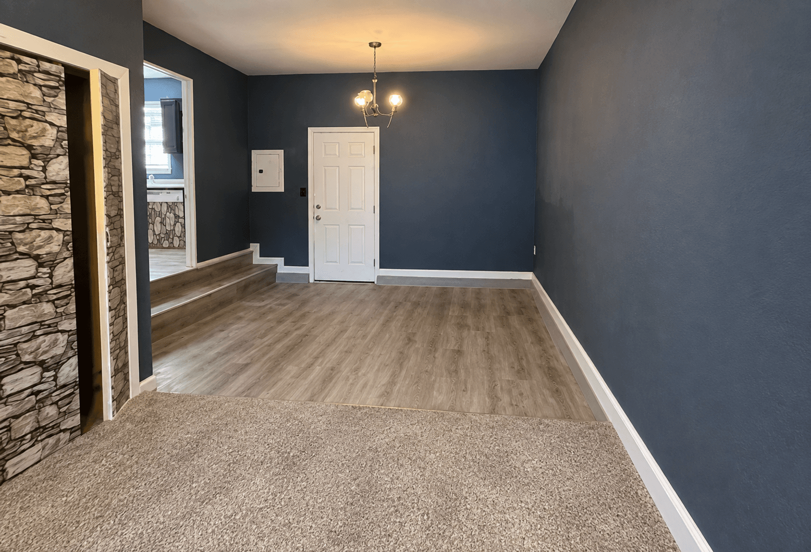 Tulsa House: 208 W 65th Pl N