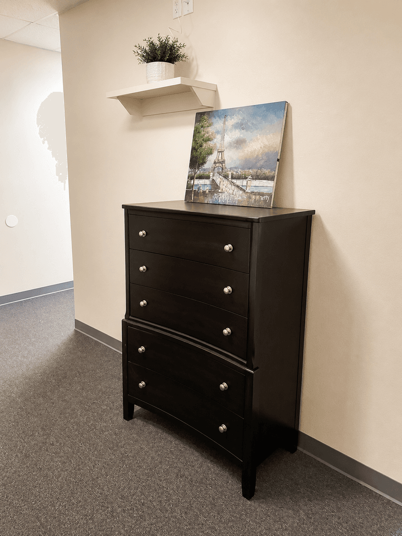 Drumright Apartment: 100 E Broadway St
