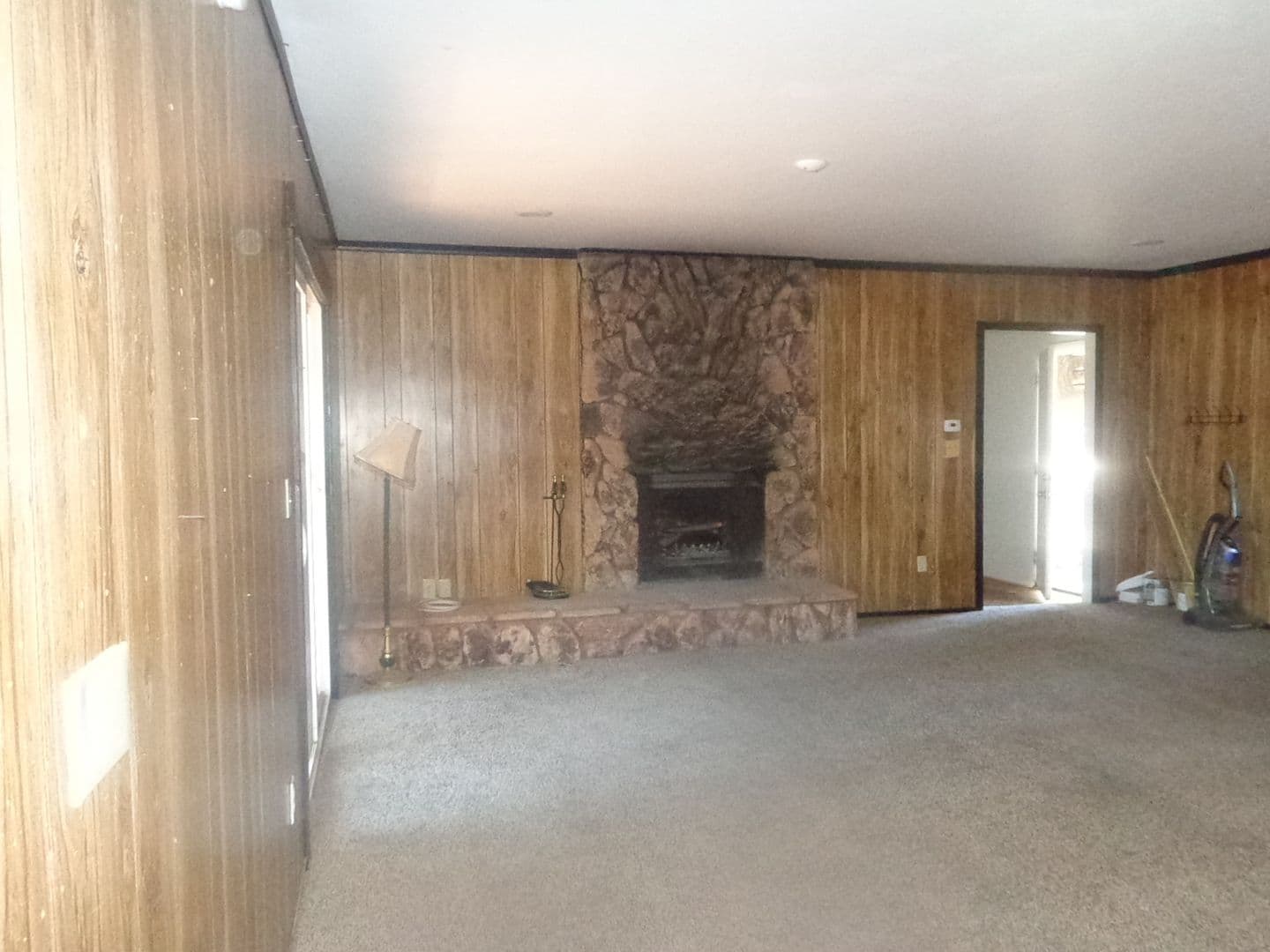 Crestline House: 1021 Coulter Pine
