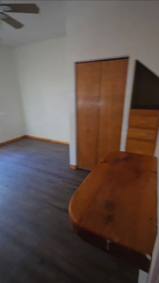 Crestline House: 22883 Juniper Ln