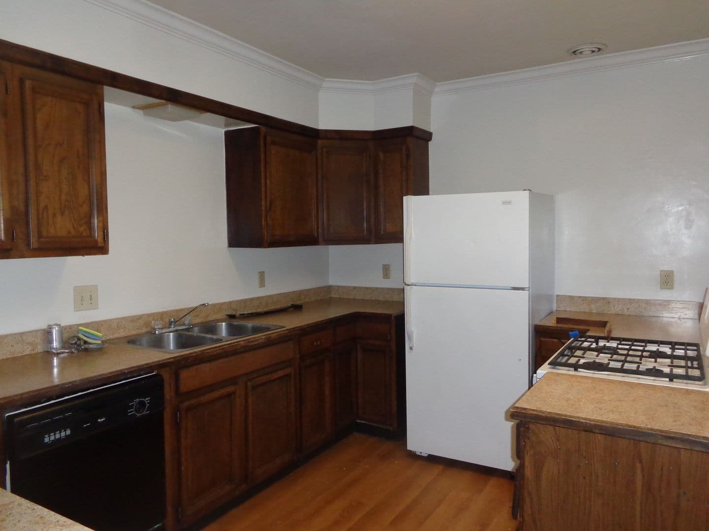 Crestline House: 1021 Coulter Pine