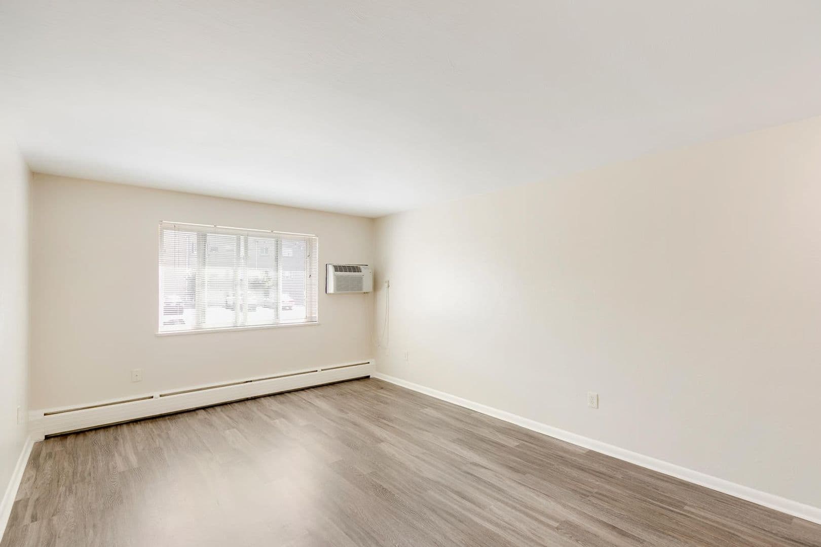 Littleton Apartment: 1116 W. Lilley Ave.
