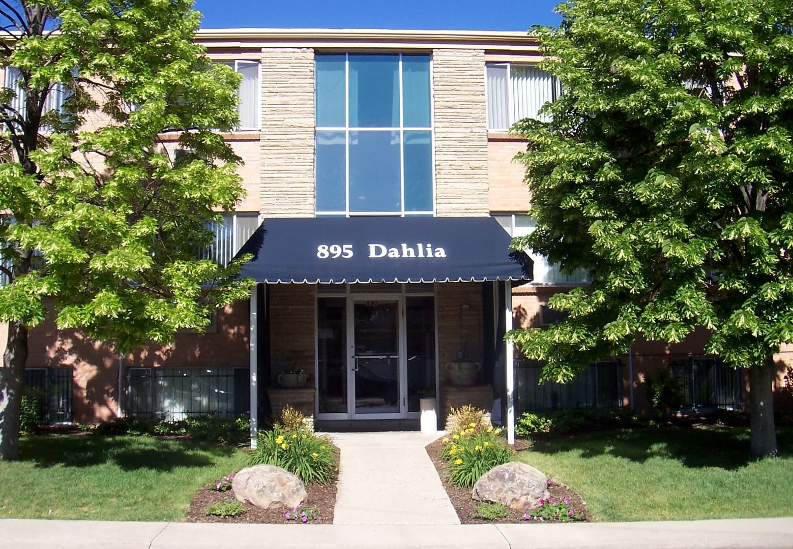 Denver Apartment: 895 Dahlia St.