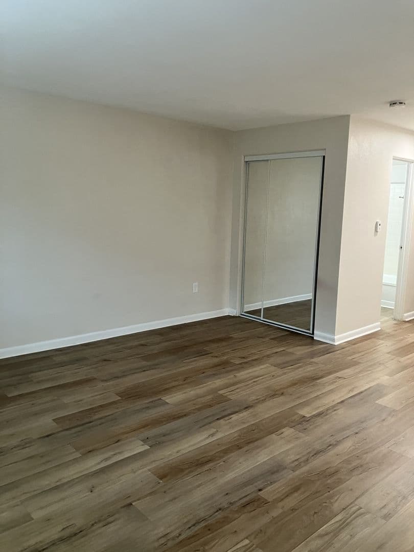 Littleton Apartment: 1116 W. Lilley Ave.
