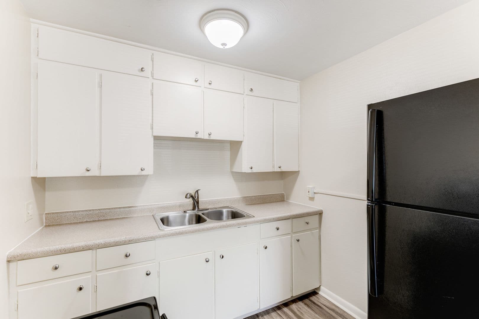 Littleton Apartment: 1116 W. Lilley Ave.
