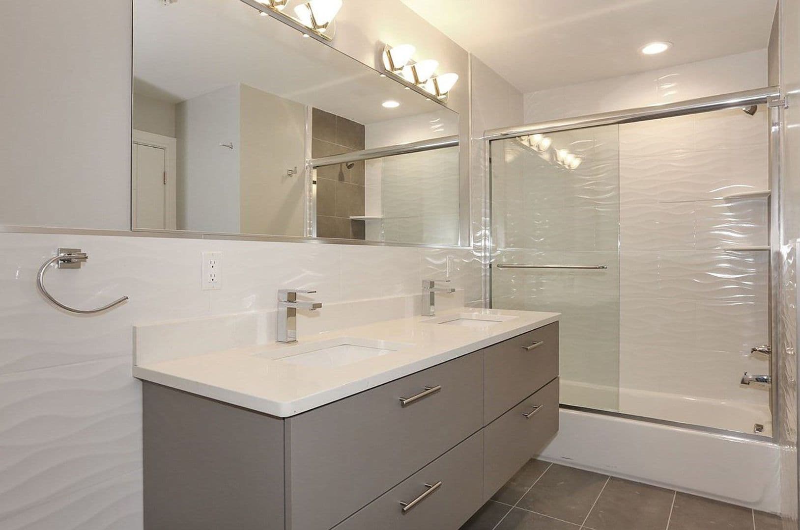 WEEHAWKEN Apartment: 4710 PARK AVE