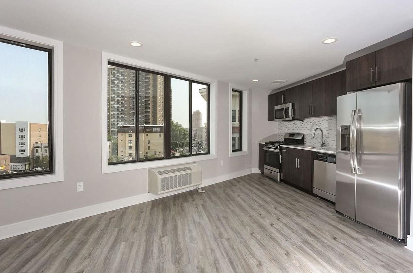 WEEHAWKEN Apartment: 4710 PARK AVE