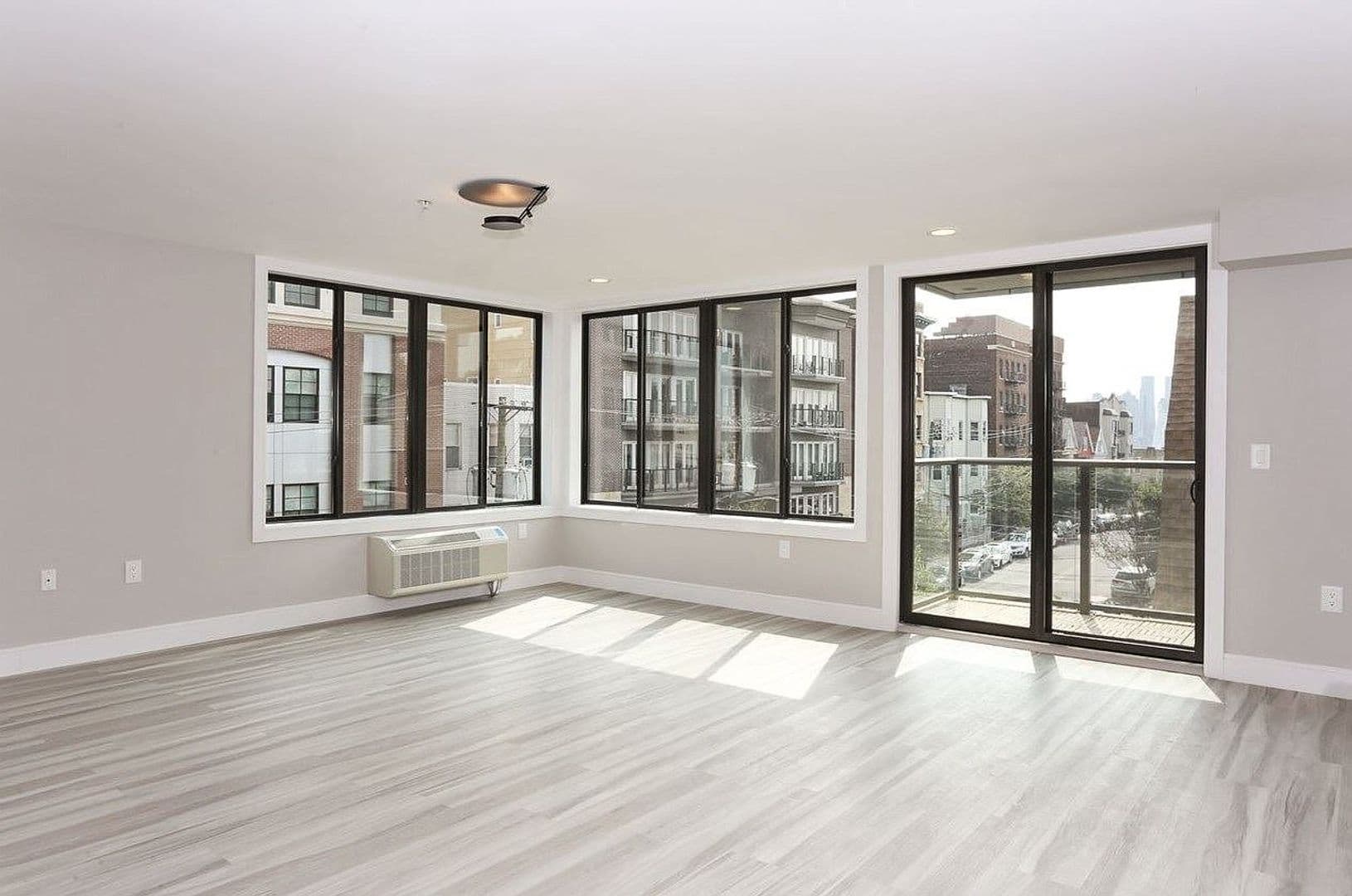 WEEHAWKEN Apartment: 4710 PARK AVE