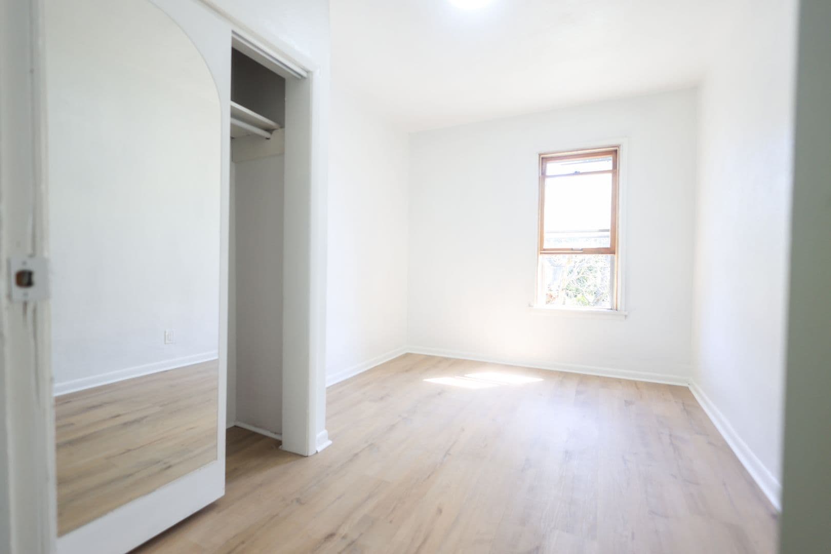 Lorain House: 816 W 22nd St