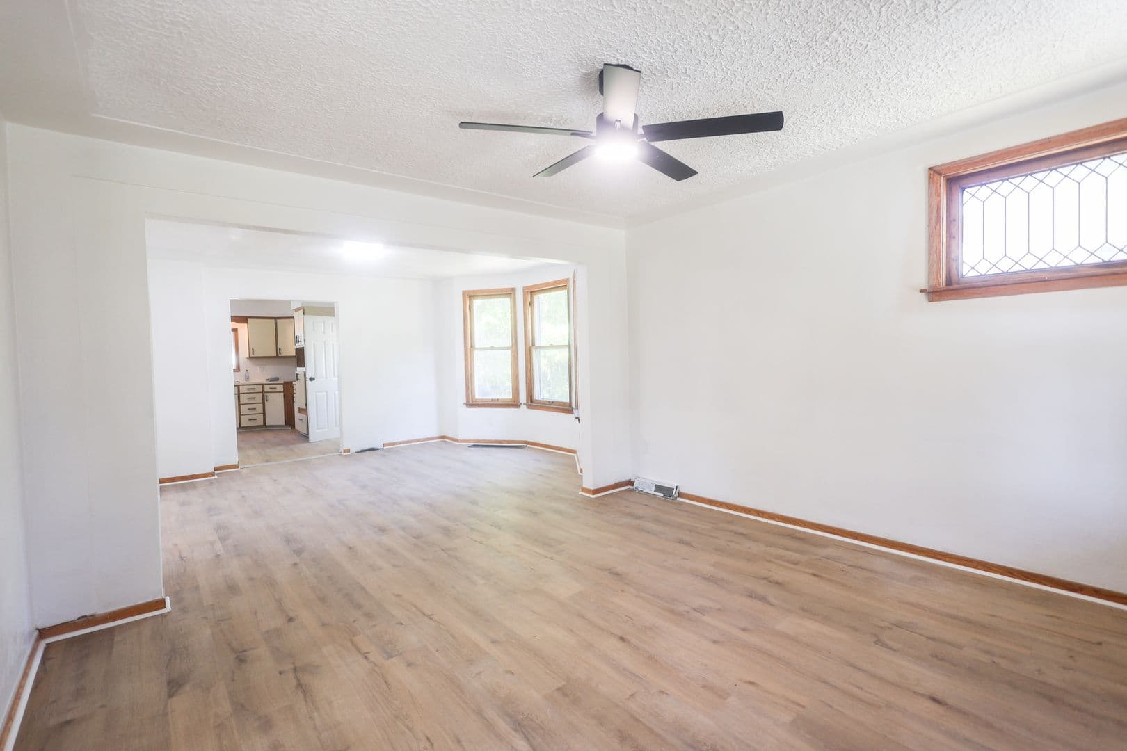 Lorain House: 816 W 22nd St