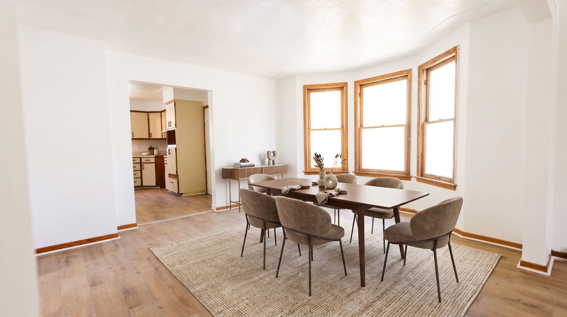 Lorain House: 816 W 22nd St